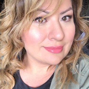 Meet your Posher, Delia